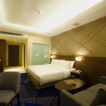 Luxent Hotel Кесон-Сіті Екстер'єр фото