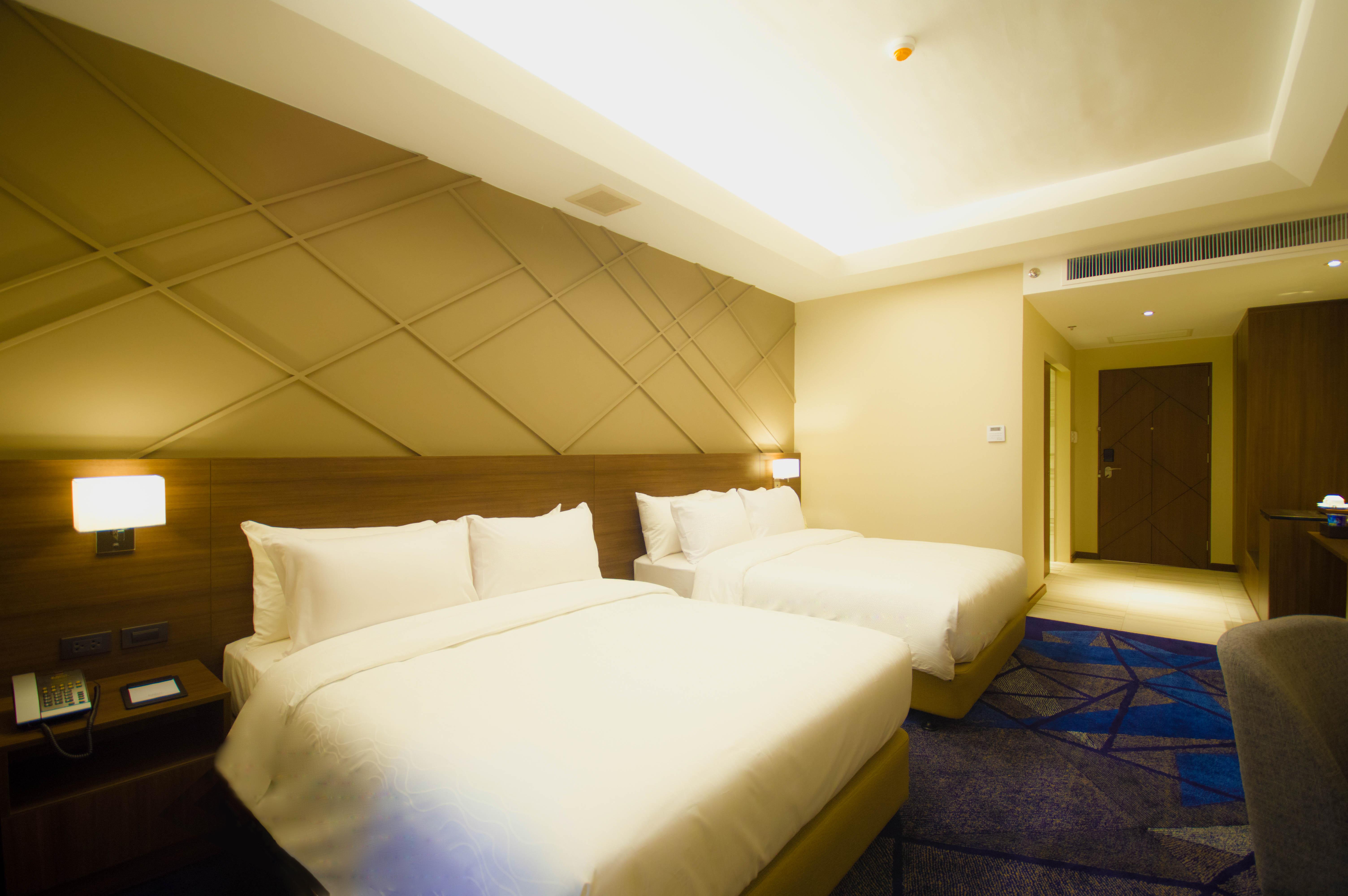 Luxent Hotel Кесон-Сіті Екстер'єр фото