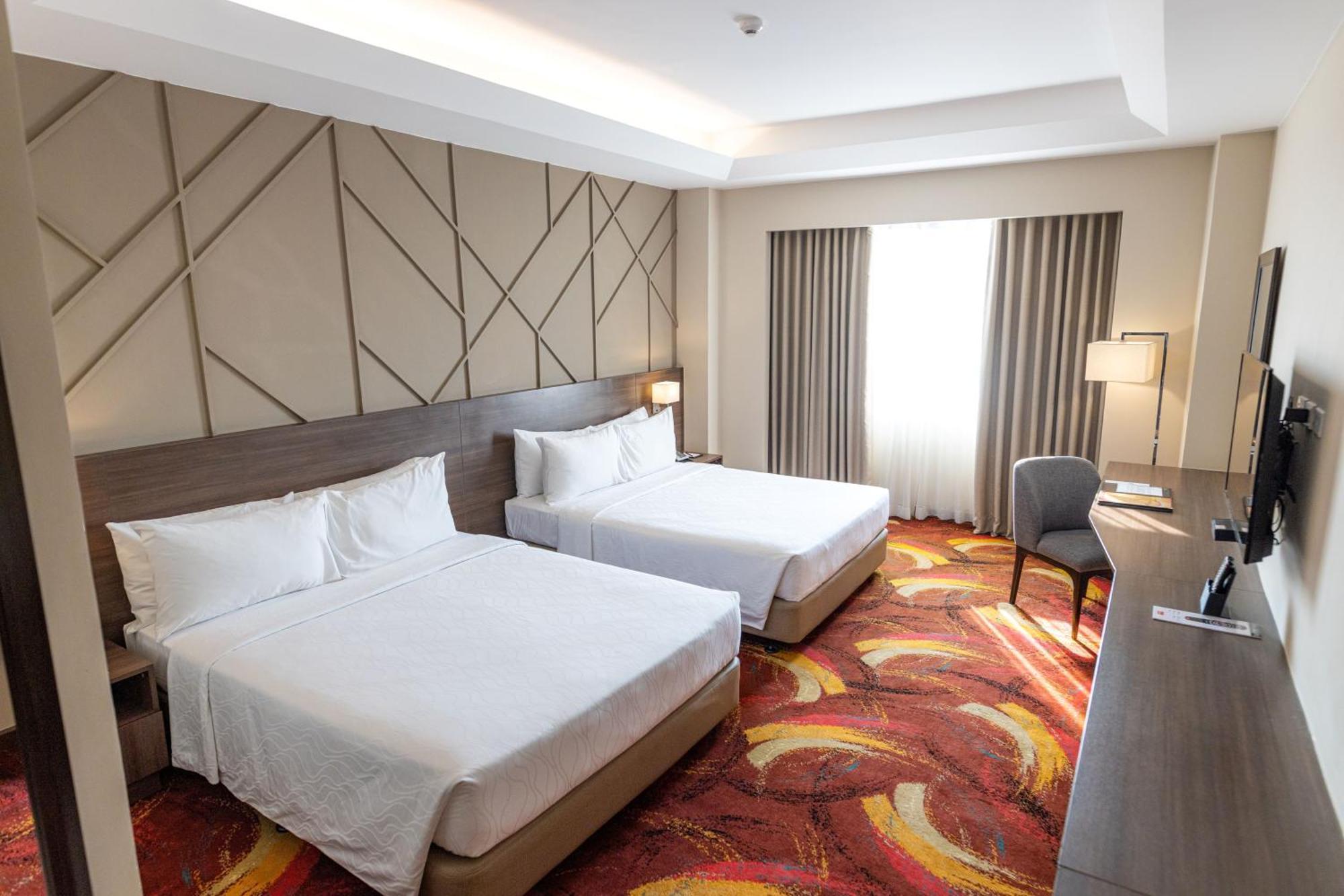 Luxent Hotel Кесон-Сіті Екстер'єр фото