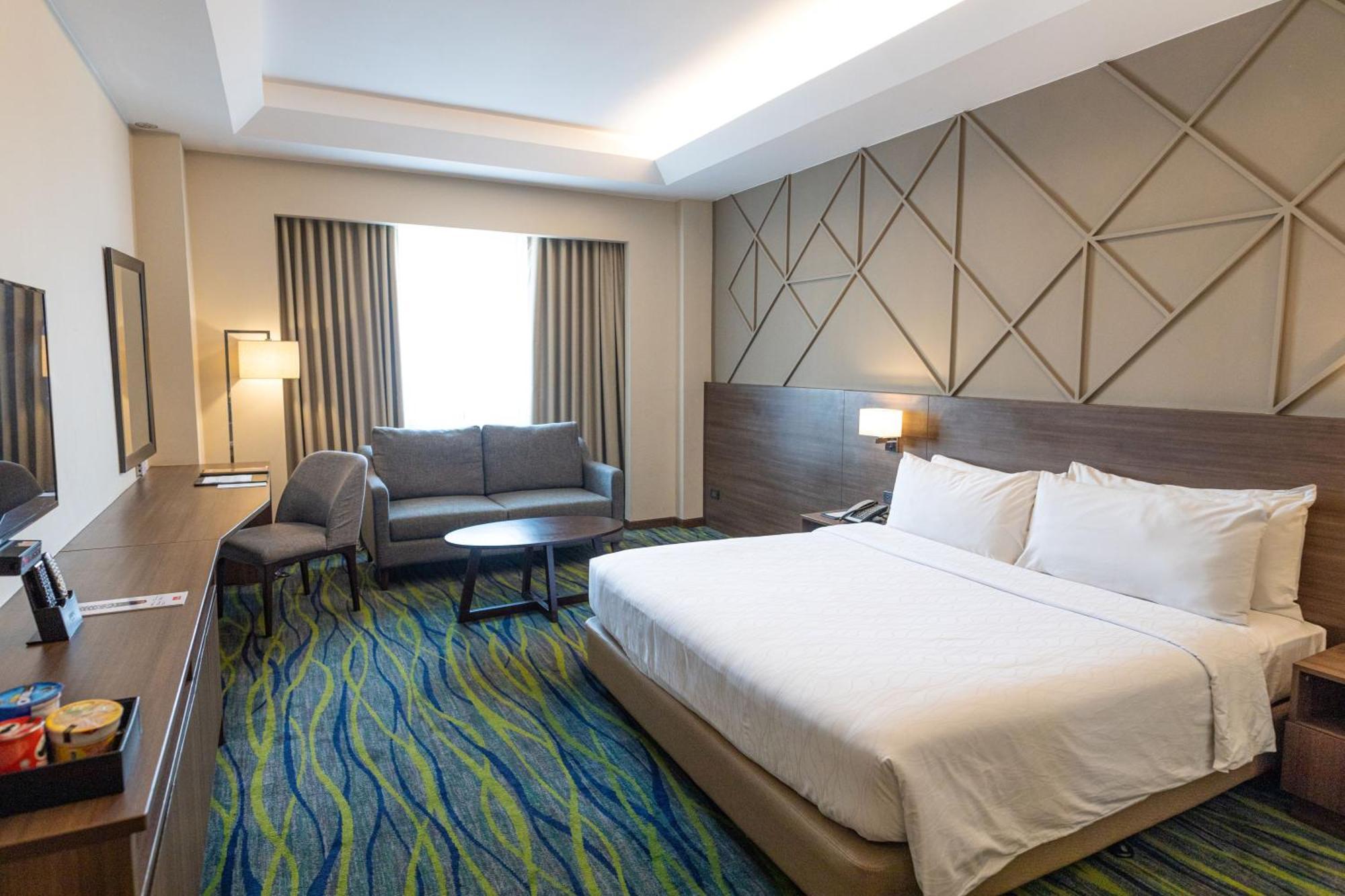 Luxent Hotel Кесон-Сіті Екстер'єр фото