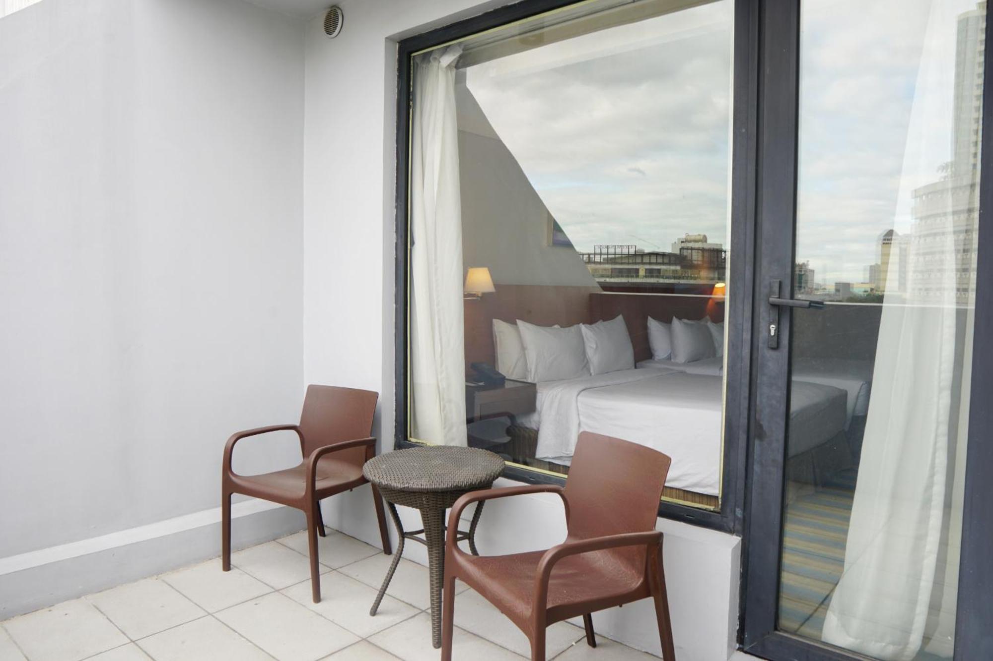 Luxent Hotel Кесон-Сіті Екстер'єр фото