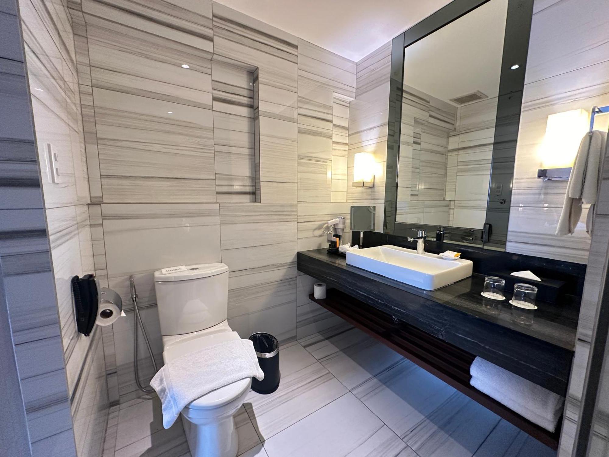 Luxent Hotel Кесон-Сіті Екстер'єр фото