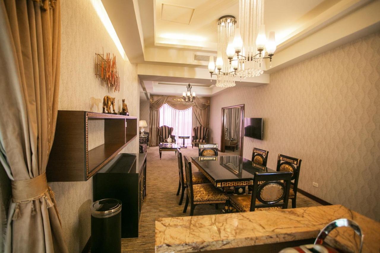 Luxent Hotel Кесон-Сіті Екстер'єр фото